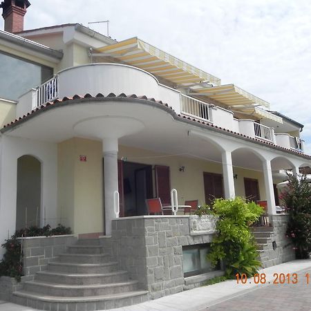 בפורטורוז Rooms And Apartments Roza מראה חיצוני תמונה